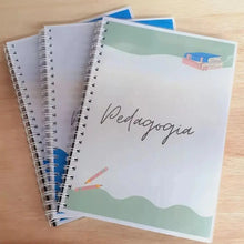 Apostilas A4 personalizadas com encadernação em espiral e capa de Pedagogia da Loja Kiwy.
