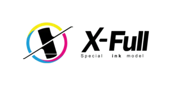 Logo do X-hull com um ’h’ estilizado dentro de círculos sobrepostos em cores de arco-íris e o nome da marca em letras pretas em negrito.